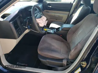 2005 Dodge Magnum z VIN 2D4FV48T15H571133, wystawiony jako Copart lot #70081914 z przebiegiem 176 046 mil mil oraz Szkoda całkowita • Salvage title. Historia ofert i sprzedaży dostępna na DreamBid. Obrazek 7.