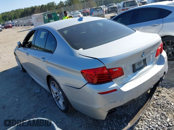 2015 BMW 5 Series 550i z VIN WBAKN9C54FD960961, wystawiony jako IAAI lot #42182554 z przebiegiem 73 234 mil mil oraz . Historia ofert i sprzedaży dostępna na DreamBid. Obrazek 3.