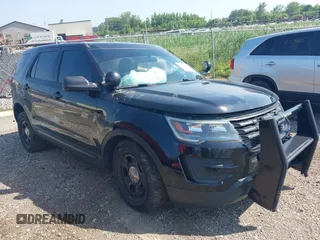 2017 Ford Police Interceptor Utility с VIN 1FM5K8AR2HGB15810, выставлен на аукционе IAAI как лот 42560147 с пробегом 118 224 миль миль и . История ставок и продаж доступна на DreamBid. Изображение 1.