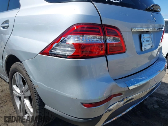 2014 Mercedes-Benz M 350 with VIN 4JGDA2EBXEA397945, listed as a IAAI auction lot 41930366 with 96,454 mi miles and . Bid and sale history available at DreamBid. Image 6.