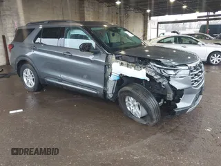 2025 Ford Explorer Active z VIN 1FMUK8DH0SGA44970, wystawiony jako IAAI lot #41796023 z przebiegiem 6 191 mil mil oraz . Historia ofert i sprzedaży dostępna na DreamBid. Obrazek 1.