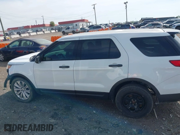 2015 Ford Utility Police Interceptor with VIN 1FM5K8AR0FGC16647, listed as a IAAI auction lot 42039669 with 155,768 mi miles. Bid and sale history available at carsss.com. Image 15.