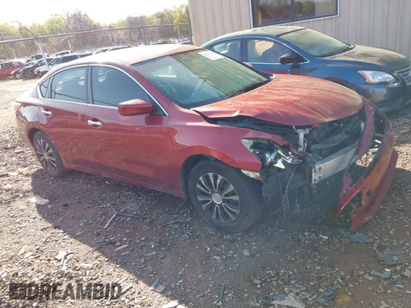 2013 Nissan Altima 2.5 S with VIN 1N4AL3AP3DC918313, listed as a IAAI auction lot 41922755 with 211,236 mi miles and . Bid and sale history available at carsss.com. Image 1.
