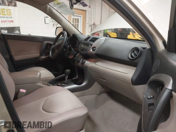 2008 Toyota RAV4 with VIN JTMZD33V286070452, listed as a IAAI auction lot 41793963 with 125,900 mi miles. Bid and sale history available at carsss.com. Image 5.