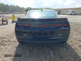 2010 Chevrolet Camaro 2SS z VIN 2G1FK1EJ0A9146975, wystawiony jako IAAI lot #42100335 z przebiegiem 127 763 mil mil oraz . Historia ofert i sprzedaży dostępna na DreamBid. Obrazek 16.