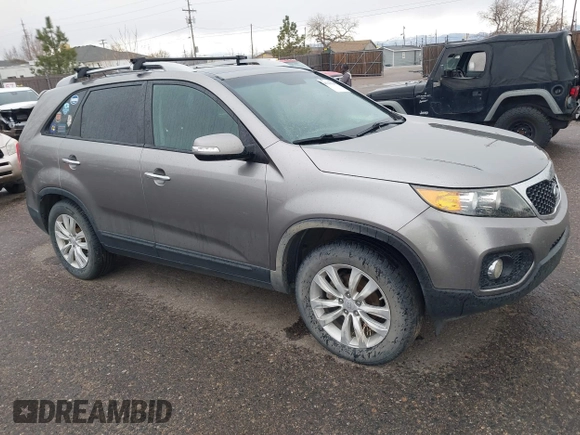 2011 Kia Sorento EX with VIN 5XYKU4A27BG028783, listed as a IAAI auction lot 41795310 with 256,109 mi miles. Bid and sale history available at carsss.com. Image 1.