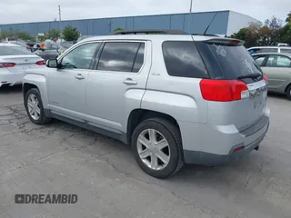 2010 GMC Terrain SLE-2 z VIN 2CTALDEW4A6315140, wystawiony jako IAAI lot #42111424 z przebiegiem 132 536 mil mil oraz . Historia ofert i sprzedaży dostępna na DreamBid. Obrazek 3.
