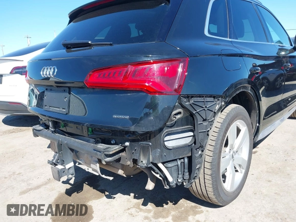 2019 Audi Q5 Premium with VIN WA1ANAFY8K2135057, listed as a IAAI auction lot 41870849 with 32,973 mi miles. Bid and sale history available at carsss.com. Image 18.
