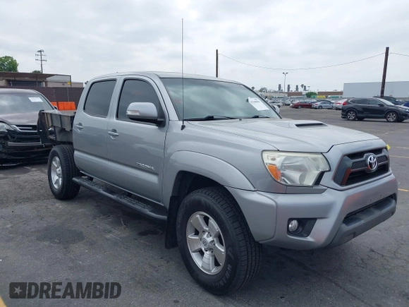 2014 Toyota Tacoma PreRunner z VIN 3TMJU4GNXEM164121, wystawiony jako IAAI lot #42568581 z przebiegiem 201 316 mil mil oraz . Historia ofert i sprzedaży dostępna na DreamBid. Obrazek 1.