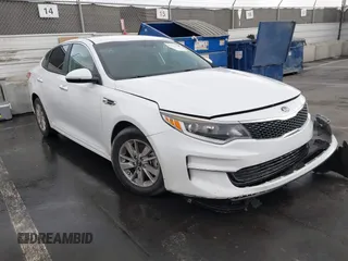 2016 Kia Optima LX z VIN 5XXGT4L37GG019740, wystawiony jako IAAI lot #41191720 z przebiegiem 134 390 mil mil oraz . Historia ofert i sprzedaży dostępna na DreamBid. Obrazek 1.
