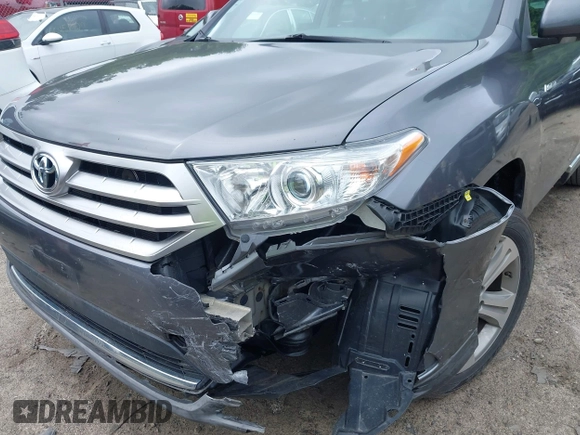 2013 Toyota Highlander Limited z VIN 5TDDK3EH0DS201184, wystawiony jako IAAI lot #42428945 z przebiegiem 179 518 mil mil oraz . Historia ofert i sprzedaży dostępna na DreamBid. Obrazek 6.