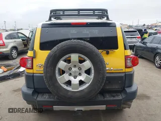 2007 Toyota FJ Cruiser with VIN JTEBU11FX70037231, listed as a IAAI auction lot 42018669 with 129,670 mi miles. Bid and sale history available at carsss.com. Image 17.