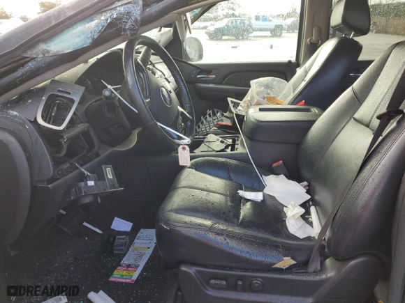 2007 Chevrolet Suburban LT with VIN 1GNFC16087R251053, listed as a Copart auction lot 47995345 with 230,568 mi miles and Salvage Title. Bid and sale history available at carsss.com. Image 7.
