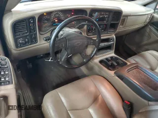 2004 Chevrolet Avalanche Z71 with VIN 3GNEK12T54G295232, listed as a Copart auction lot 59736585 with 210,874 mi miles and Salvage title. Bid and sale history available at DreamBid. Image 8.