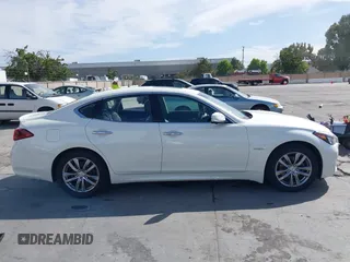 2016 Infiniti Q70 with VIN JN1EY1AP9GM470064, listed as a IAAI auction lot 42647765 with 111,474 mi miles and . Bid and sale history available at DreamBid. Image 13.