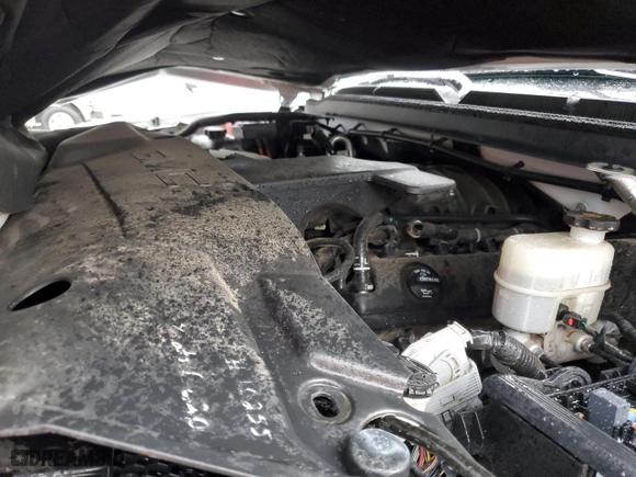 2019 GMC Yukon SLT with VIN 1GKS2BKC2KR166674, listed as a Copart auction lot 79926694 with 101,150 mi miles and Salvage Title. Bid and sale history available at carsss.com. Image 12.