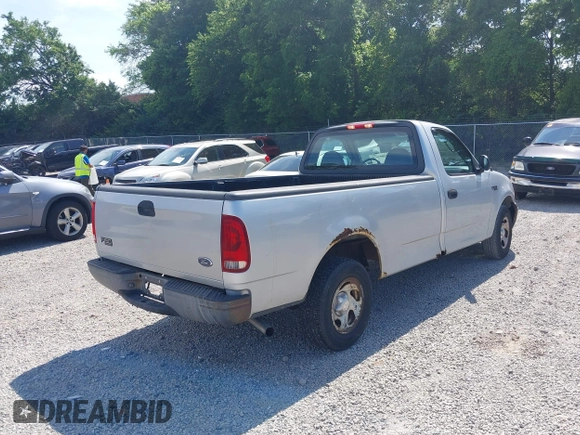 2004 Ford F-150 XL z VIN 2FTRF17264CA20660, wystawiony jako IAAI lot #42698678 z przebiegiem Nie podano mil oraz . Historia ofert i sprzedaży dostępna na DreamBid. Obrazek 4.