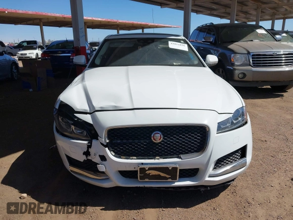 2017 Jaguar XF 35t Premium with VIN SAJBD4BV9HCY44515, listed as a IAAI auction lot 41852836 with 1 mi miles. Bid and sale history available at carsss.com. Image 11.