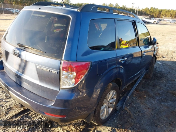 2012 Subaru Forester 2.5X Premium with VIN JF2SHBCC1CH453747, listed as a IAAI auction lot 41223954 with 161,654 mi miles. Bid and sale history available at carsss.com. Image 4.