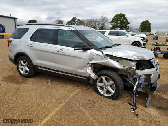 2018 Ford Explorer XLT with VIN 1FM5K7D89JGA54751, listed as a Copart auction lot 41328474 with 120,795 mi miles and Salvage Title. Bid and sale history available at carsss.com. Image 4.