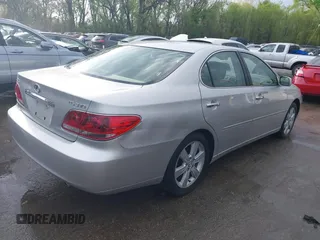 2005 Lexus ES 330 with VIN JTHBA30G055064200, listed as a IAAI auction lot 42048923 with 257,946 mi miles. Bid and sale history available at carsss.com. Image 4.
