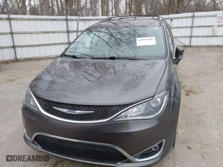 2018 Chrysler Pacifica Touring L with VIN 2C4RC1BG8JR139539, listed as a IAAI auction lot 41910181 with NaN miles. Bid and sale history available at carsss.com. Image 6.