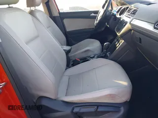2019 Volkswagen Tiguan SE with VIN 3VV2B7AX9KM136359, listed as a IAAI auction lot 41426441 with 140,891 mi miles and . Bid and sale history available at DreamBid. Image 5.