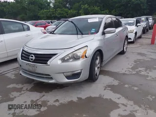 2013 Nissan Altima SV with VIN 1N4AL3APXDN554301, listed as a IAAI auction lot 42183379 with 196,786 mi miles and . Bid and sale history available at carsss.com. Image 2.