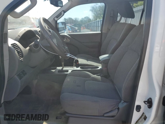 2016 Nissan Frontier SV z VIN 1N6AD0ER7GN724102, wystawiony jako Copart lot #55673905 z przebiegiem 158 342 mil mil oraz Czysty tytuł • Clean title. Historia ofert i sprzedaży dostępna na DreamBid. Obrazek 7.