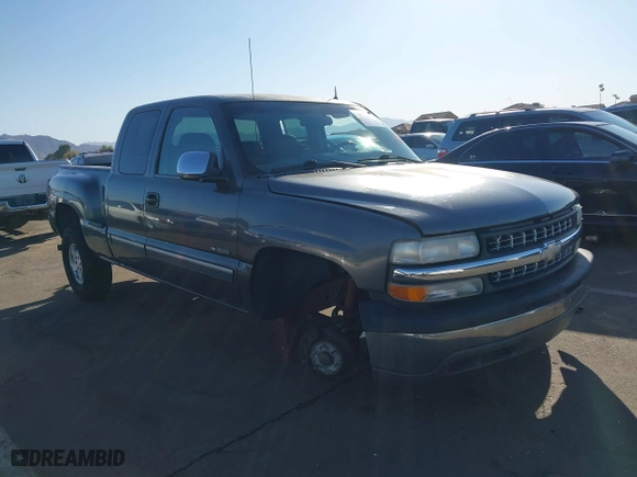 2001 Chevrolet Silverado 1500 LT with VIN 1GCEK19T41Z180650, listed as a IAAI auction lot 41457250 with 151,297 mi miles. Bid and sale history available at carsss.com. Image 1.
