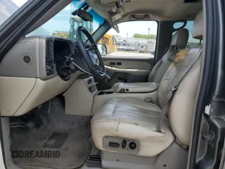 2000 Chevrolet Suburban LT with VIN 3GNFK16T0YG201987, listed as a Copart auction lot 52521885 with 282,794 mi miles and Salvage Title. Bid and sale history available at carsss.com. Image 7.
