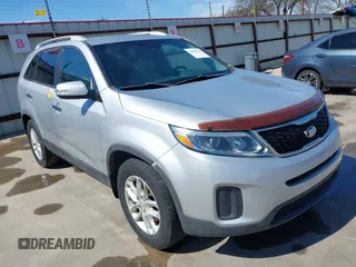 2015 Kia Sorento LX with VIN 5XYKT4A77FG548874, listed as a IAAI auction lot 41650301 with 111,113 mi miles. Bid and sale history available at carsss.com. Image 1.