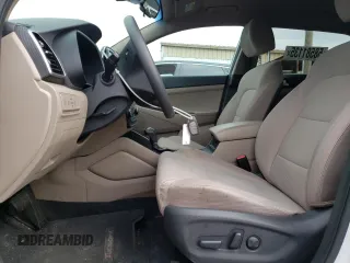 2019 Hyundai Tucson Sport z VIN KM8J3CAL8KU958624, wystawiony jako Copart lot #58581135 z przebiegiem 57 775 mil mil oraz Szkoda całkowita • Salvage title. Historia ofert i sprzedaży dostępna na DreamBid. Obrazek 7.