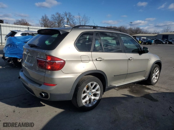 2011 BMW X5 35i with VIN 5UXZV4C59BL741688, listed as a Copart auction lot 44701875 with 90,788 mi miles and Salvage Title. Bid and sale history available at carsss.com. Image 3.