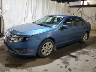 2010 Ford Fusion SE z VIN 3FAHP0HA7AR304235, wystawiony jako Copart lot #64838165 z przebiegiem 136 497 mil mil oraz Szkoda całkowita • Salvage title. Historia ofert i sprzedaży dostępna na DreamBid. Obrazek 1.