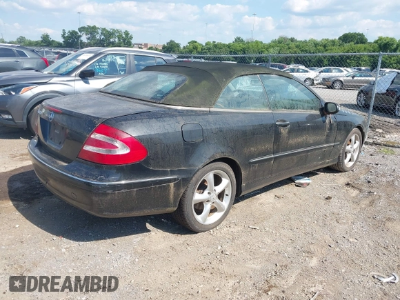 2005 Mercedes-Benz CLK 320 с VIN WDBTK65GX5T049212, выставлен на аукционе IAAI как лот 42661855 с пробегом Не указан миль и . История ставок и продаж доступна на DreamBid. Изображение 4.