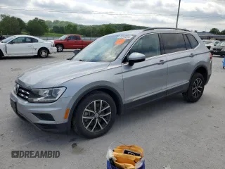 2021 Volkswagen Tiguan SE z VIN 3VV3B7AXXMM009210, wystawiony jako Copart lot #54842885 z przebiegiem 91 875 mil mil oraz Szkody całkowita. Historia ofert i sprzedaży dostępna na DreamBid. Obrazek 1.