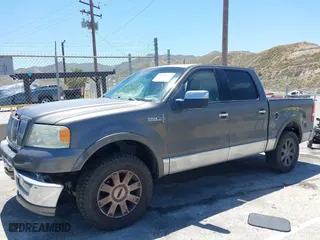 2006 Lincoln Mark LT with VIN 5LTPW18566FJ02358, listed as a IAAI auction lot 39649218 with 167,336 mi miles. Bid and sale history available at carsss.com. Image 16.
