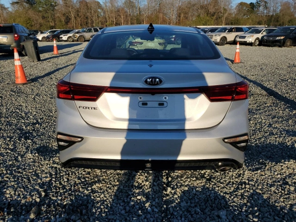 2021 Kia Forte LXS z VIN 3KPF24AD9ME352097, wystawiony jako Copart lot #80900344 z przebiegiem 95 263 mil mil oraz Szkoda całkowita • Salvage title. Historia ofert i sprzedaży dostępna na DreamBid. Obrazek 6.