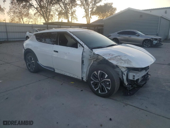 2023 Kia EV6 Light with VIN KNDC34LB7P5608698, listed as a Copart auction lot 81836084 with 13,736 mi miles and Salvage Title. Bid and sale history available at carsss.com. Image 4.