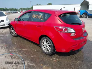 2013 Mazda 3 i Touring z VIN JM1BL1LP9D1813240, wystawiony jako IAAI lot #42405052 z przebiegiem 153 349 mil mil oraz . Historia ofert i sprzedaży dostępna na DreamBid. Obrazek 3.