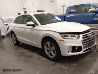 2020 Audi Q5 Premium Plus with VIN WA1BNAFYXL2055300, listed as a IAAI auction lot 41647004 with 66,473 mi miles. Bid and sale history available at carsss.com. Image 1.