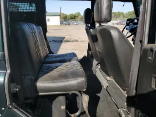 1992 Land Rover Defender with VIN SALLDHMF8HA905240, listed as a Copart auction lot 71372544 with 184,188 mi miles and Salvage title. Bid and sale history available at DreamBid. Image 10.