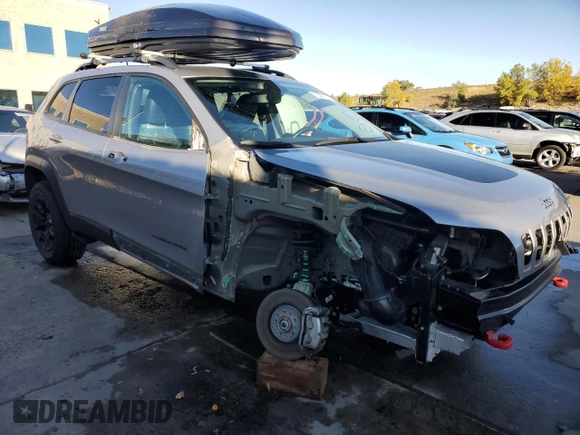 2020 Jeep Cherokee Trailhawk Elite with VIN 1C4PJMBN7LD612656, listed as a Copart auction lot 72257793 with 19,292 mi miles and . Bid and sale history available at DreamBid. Image 4.