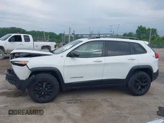 2017 Jeep Cherokee Trailhawk с VIN 1C4PJMBS9HW551666, выставлен на аукционе IAAI как лот 42429841 с пробегом 146 632 миль миль и . История ставок и продаж доступна на DreamBid. Изображение 13.