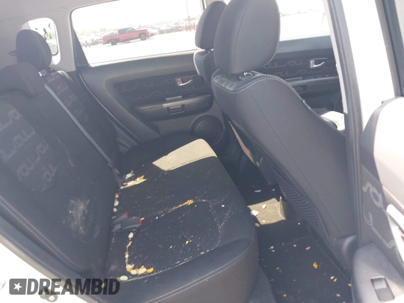 2013 Kia Soul + z VIN KNDJT2A69D7547954, wystawiony jako IAAI lot #42233795 z przebiegiem 128 548 mil mil oraz . Historia ofert i sprzedaży dostępna na DreamBid. Obrazek 8.