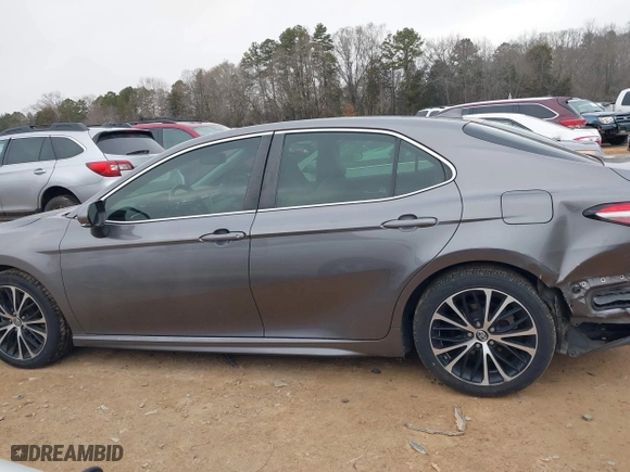 2018 Toyota Camry LE with VIN 4T1B11HK3JU630411, listed as a IAAI auction lot 41423338 with 134,959 mi miles. Bid and sale history available at carsss.com. Image 15.