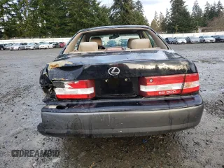 2001 Lexus ES 300 with VIN JT8BF28G015105905, listed as a Copart auction lot 46183805 with 202,449 mi miles and Salvage Title. Bid and sale history available at DreamBid. Image 6.