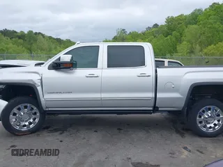 2019 GMC Sierra 2500HD Denali with VIN 1GT12SEY4KF243612, listed as a IAAI auction lot 41962727 with 71,936 mi miles. Bid and sale history available at carsss.com. Image 15.