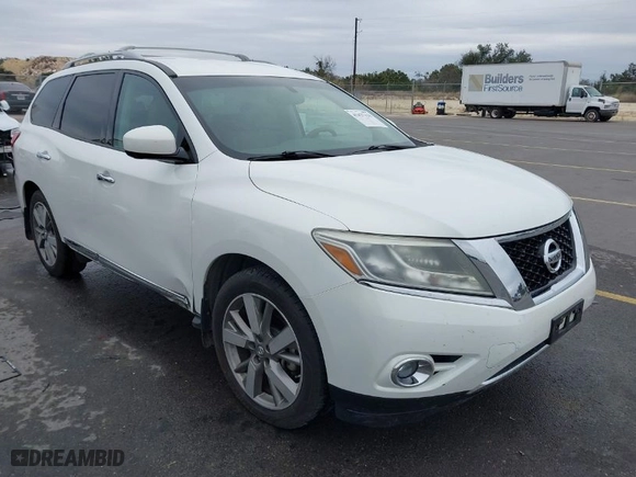 2014 Nissan Pathfinder SV with VIN 5N1AR2MN8EC633911, listed as a IAAI auction lot 41427334 with 128,467 mi miles. Bid and sale history available at carsss.com. Image 1.